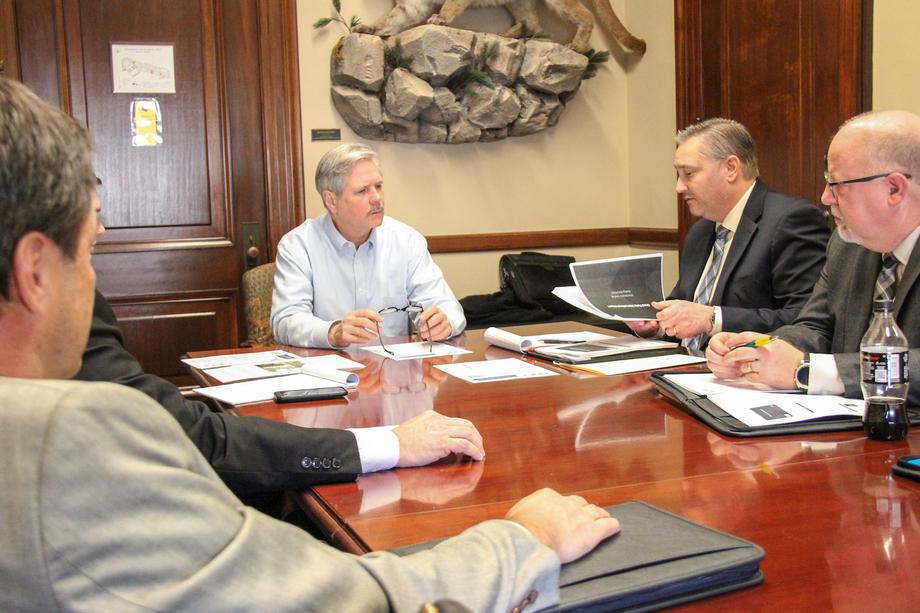 February 2019 - Senator Hoeven meets with representatives from the Grand Forks International Airport and the University of North Dakota.